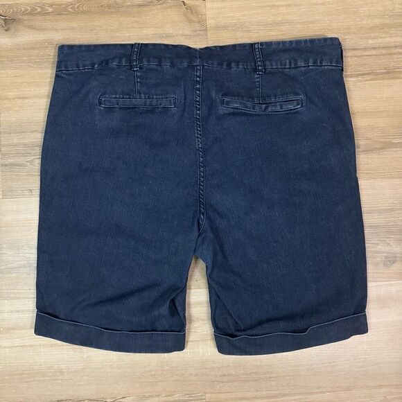 Torrid Women's 20 Rolled Hem Bermuda Shorts Dark Wash Stretch Denim Casual Basic - Picture 4 of 4